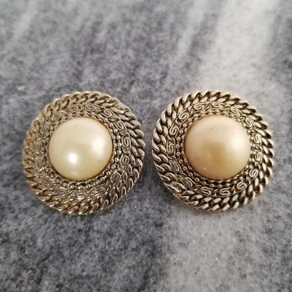 Vintage Big Faux Pearl Clip On Earrings, Fun Oversized Retro 80s Statement - Picture 1 of 5